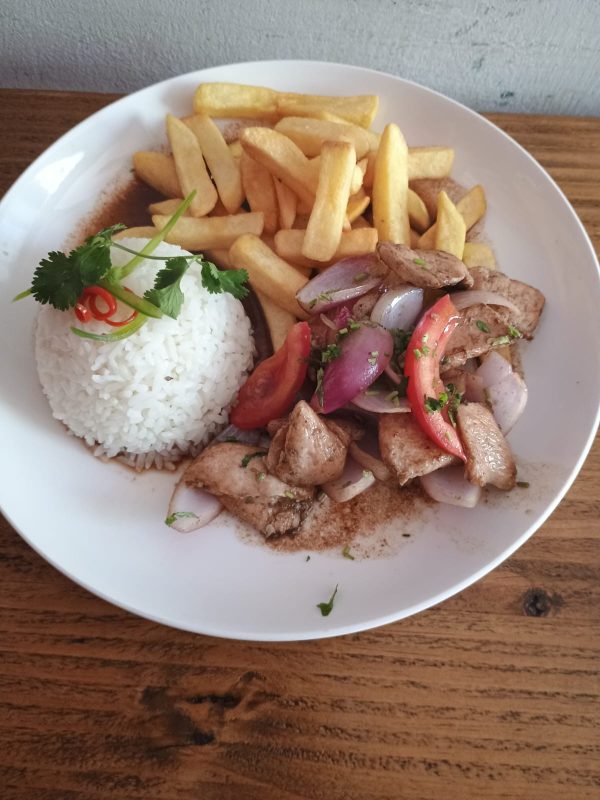 Pollo Saltado