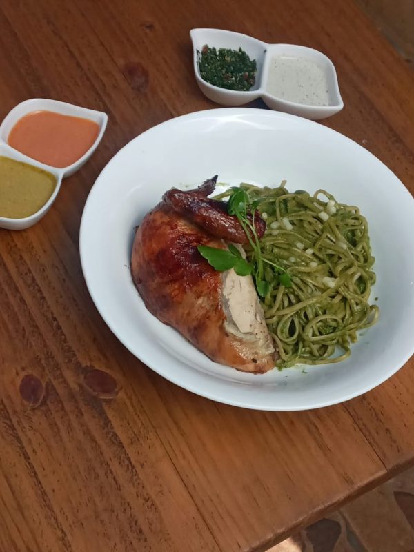 Tallarines al pesto con 1/4 Pollo a la Brasa