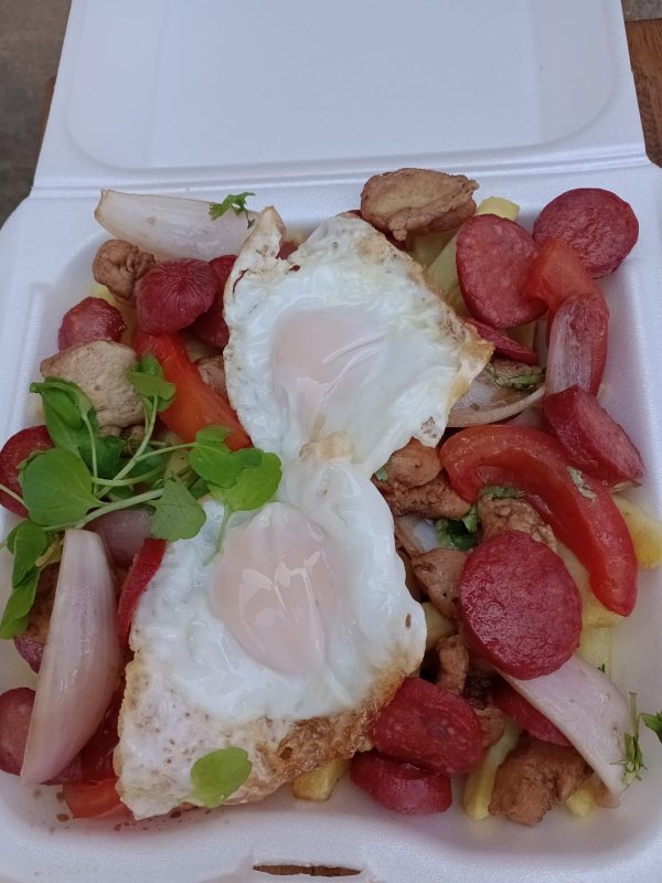Chorrillana de Pollo Saltado
