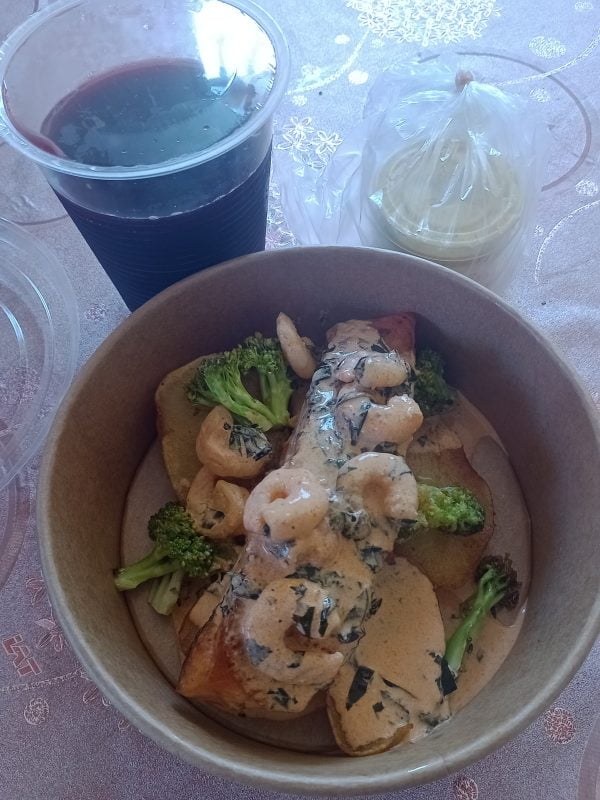 Salmón en Salsa de Camarones