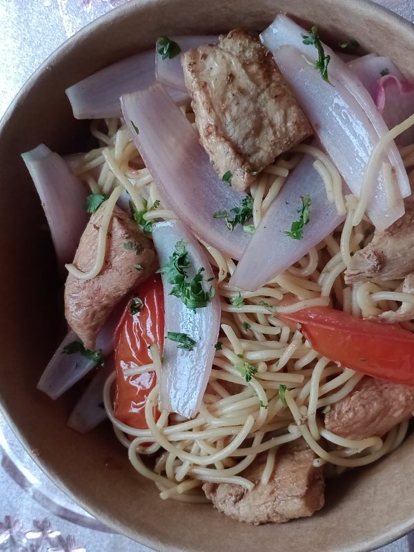 Tallarin Saltado de Pollo