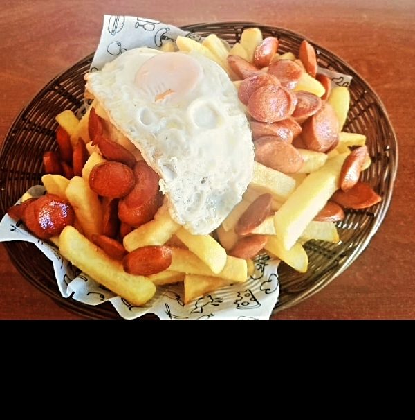 Salchipapa especial